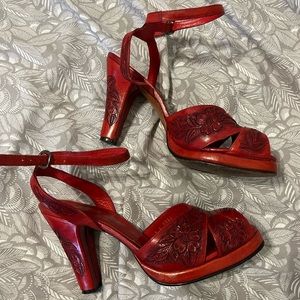 RE-MIX Vintage Red Tooled Leather Wedge Sandal Heels